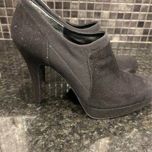 Brand New Stuart Weitzman Black Ankle Heels Size 8M